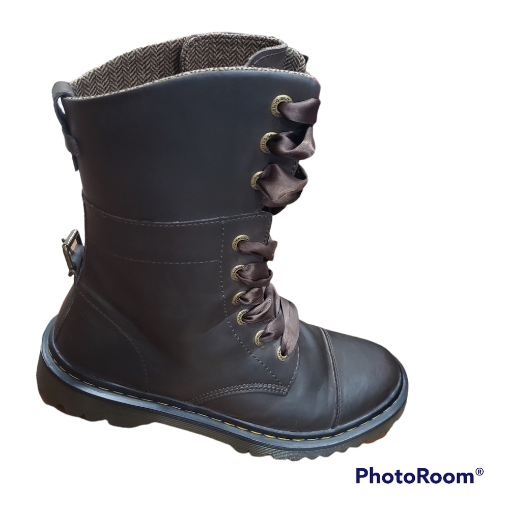 Dr. Martens Brown boots Yuba Mohawk Non-Woven foldable lace up ribbon size 9